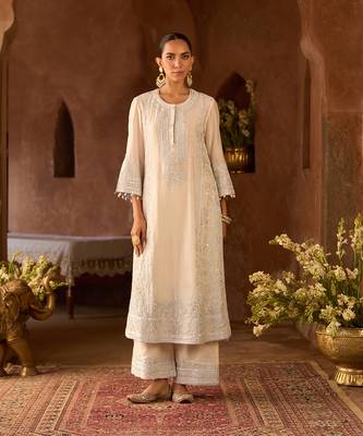 Daisy ivory blue embroidered silk chanderi kurta set 4