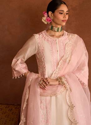 Pink embroidered silk chanderi kurta set 2