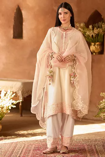 Pink embroidered silk chanderi kurta set