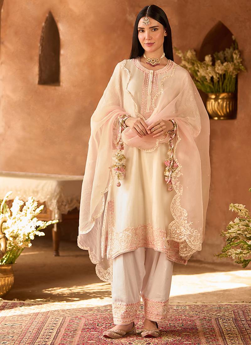 Pink embroidered silk chanderi kurta set