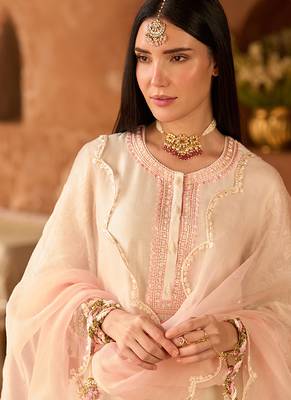 Pink embroidered silk chanderi kurta set 2