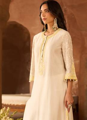 Lemon yellow embroidered silk chanderi kurta set 4