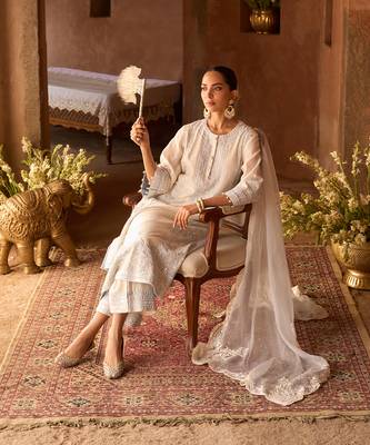 Daisy ivory blue embroidered silk chanderi kurta set 2