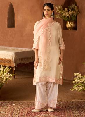 Pink embroidered silk chanderi kurta set 1