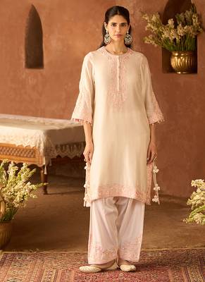 Pink embroidered silk chanderi kurta set 4