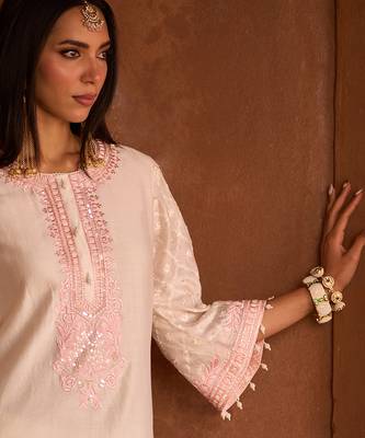 Pink embroidered silk chanderi kurta set 3