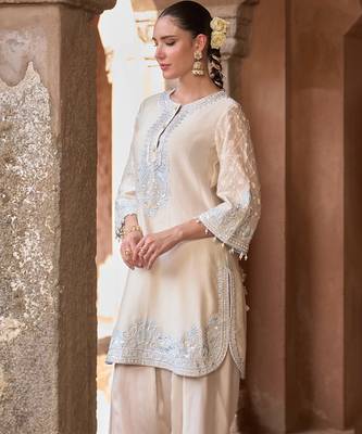 Daisy ivory blue embroidered silk chanderi kurta set 2