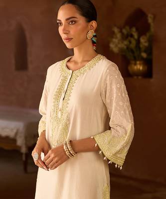 Mint green embroidered silk chanderi kurta set 3