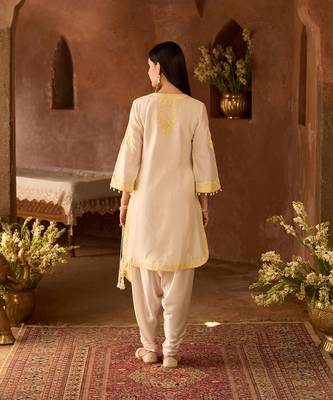 Lemon yellow embroidered silk chanderi kurta set 4