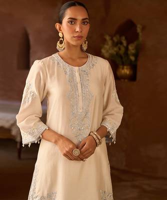 Daisy ivory blue embroidered silk chanderi kurta set 3