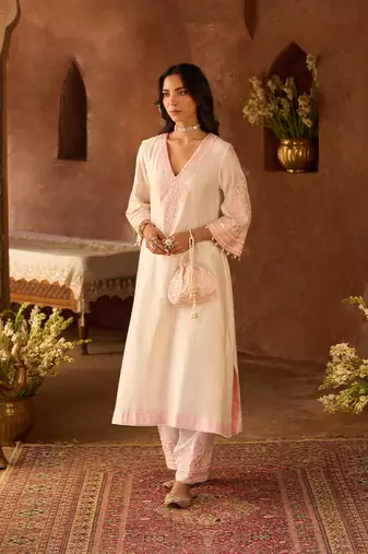 Pink embroidered silk chanderi kurta set