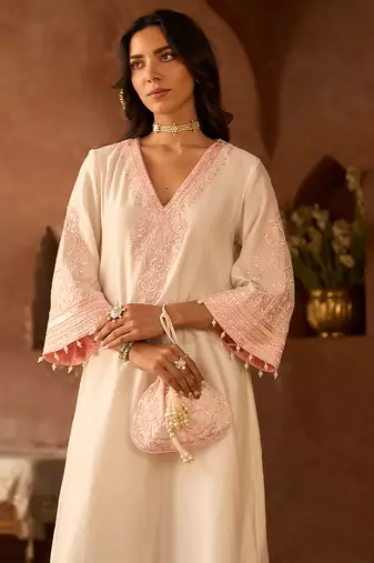 Pink embroidered silk chanderi kurta set