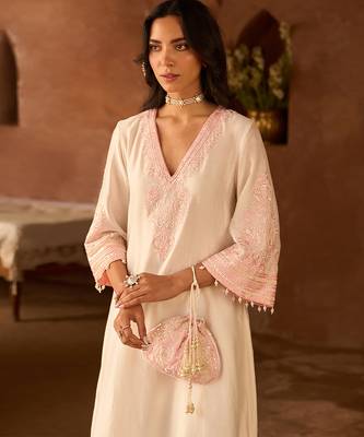 Pink embroidered silk chanderi kurta set 4