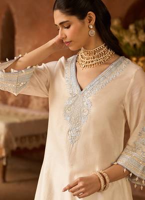 Daisy ivory blue embroidered silk chanderi kurta set 2