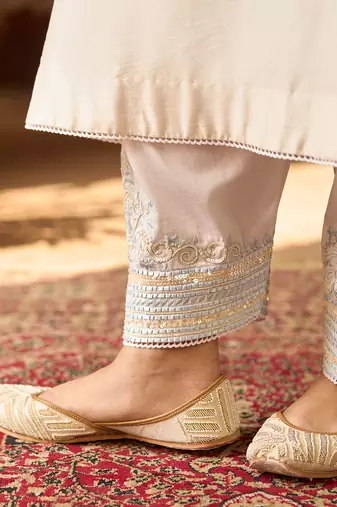 Daisy ivory blue embroidered silk chanderi kurta set