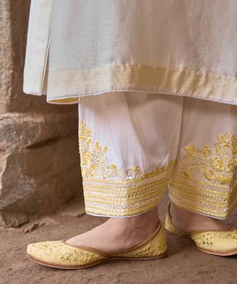 Lemon yellow embroidered silk chanderi kurta set 2