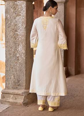 Lemon yellow embroidered silk chanderi kurta set 3