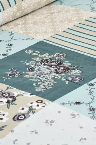 Bedsheet with Pillow Covers for Home & Bedroom Use