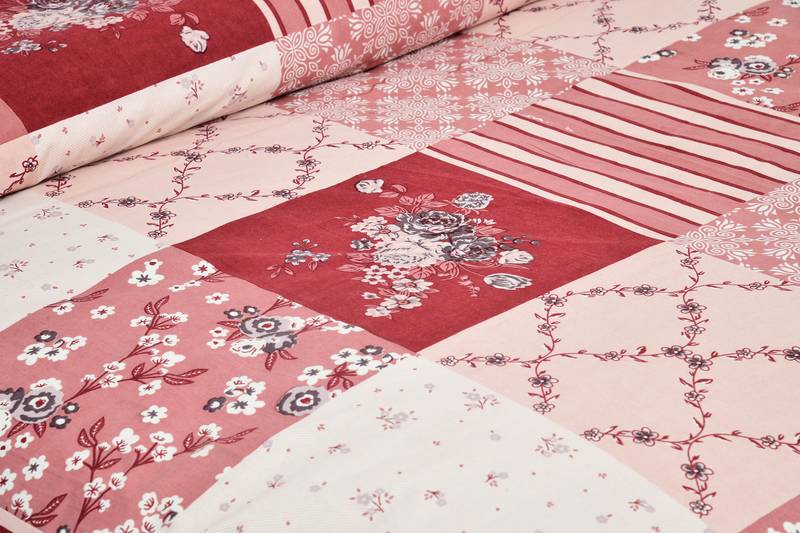 Bedsheet with Pillow Covers for Home & Bedroom Use