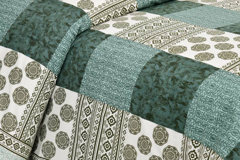 Bedsheet with Pillow Covers for Home & Bedroom Use