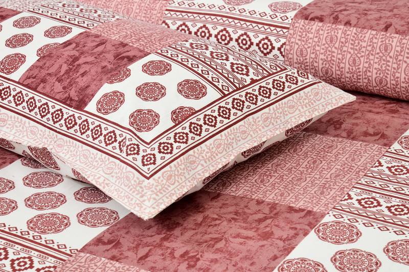 Bedsheet with Pillow Covers for Home & Bedroom Use