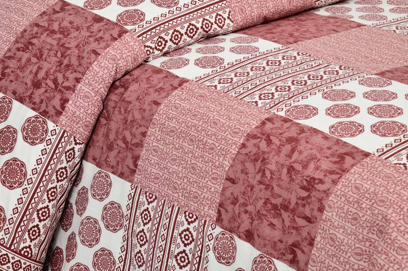 Bedsheet with Pillow Covers for Home & Bedroom Use