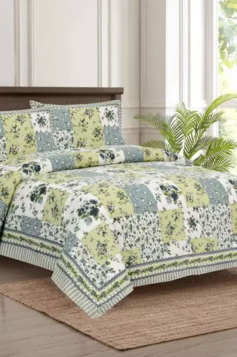 Bedsheet with Pillow Covers for Home & Bedroom Use