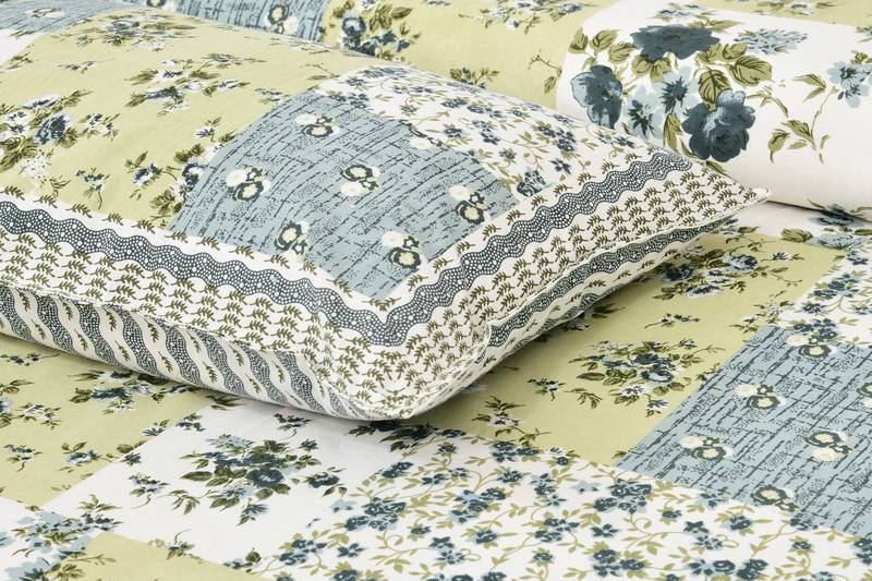 Bedsheet with Pillow Covers for Home & Bedroom Use