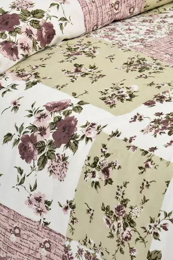 Bedsheet with Pillow Covers for Home & Bedroom Use