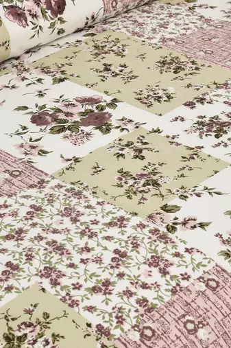 Bedsheet with Pillow Covers for Home & Bedroom Use