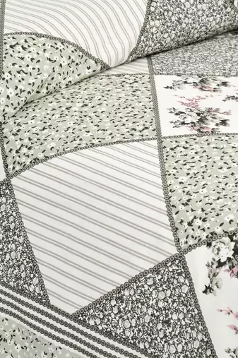 Bedsheet with Pillow Covers for Home & Bedroom Use