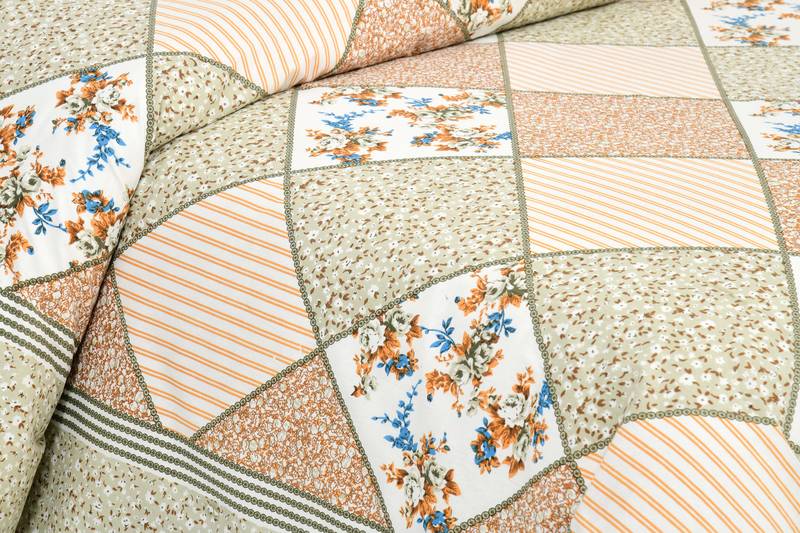 Bedsheet with Pillow Covers for Home & Bedroom Use