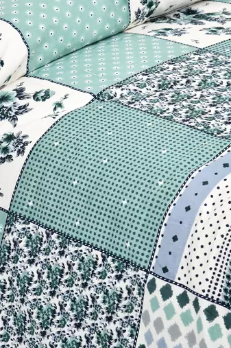 Bedsheet with Pillow Covers for Home & Bedroom Use
