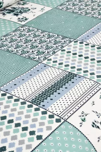 Bedsheet with Pillow Covers for Home & Bedroom Use