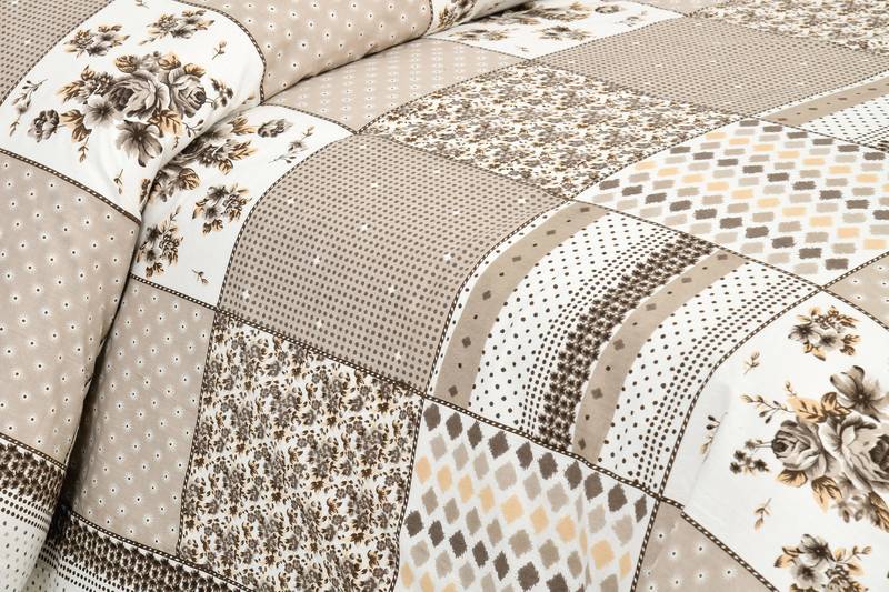 Bedsheet with Pillow Covers for Home & Bedroom Use
