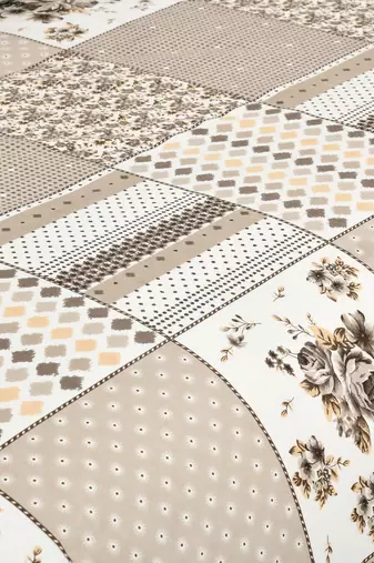 Bedsheet with Pillow Covers for Home & Bedroom Use