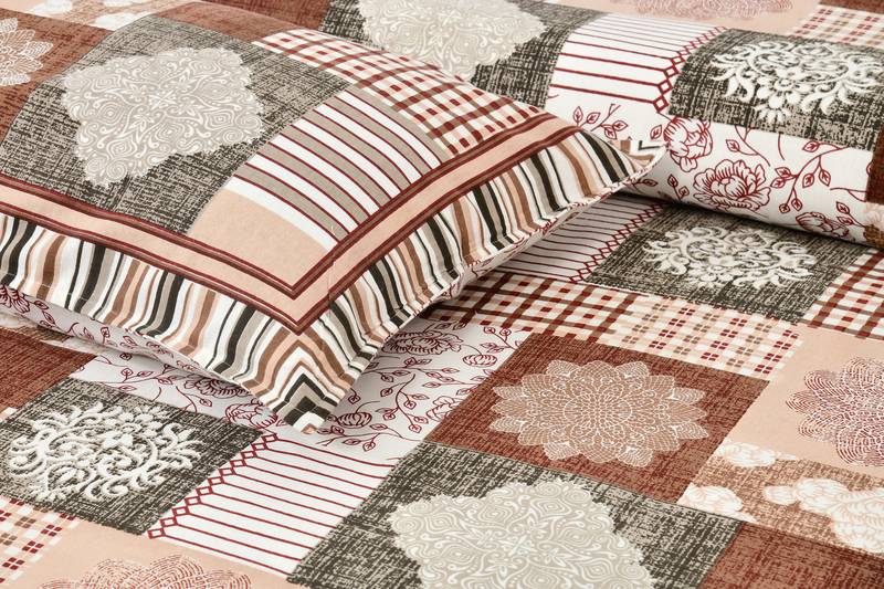Bedsheet with Pillow Covers for Home & Bedroom Use