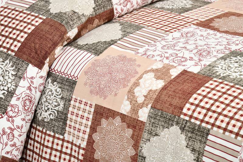 Bedsheet with Pillow Covers for Home & Bedroom Use