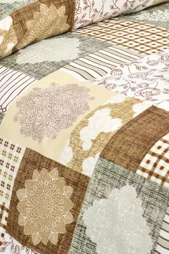 Bedsheet with Pillow Covers for Home & Bedroom Use