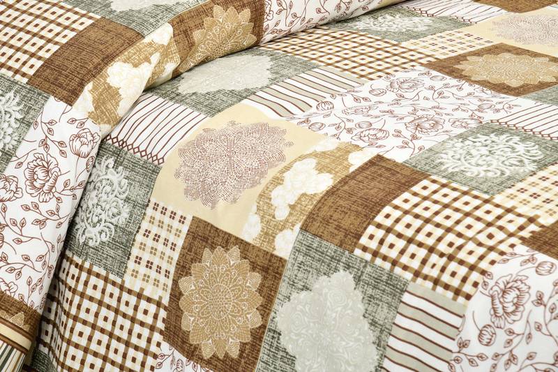 Bedsheet with Pillow Covers for Home & Bedroom Use