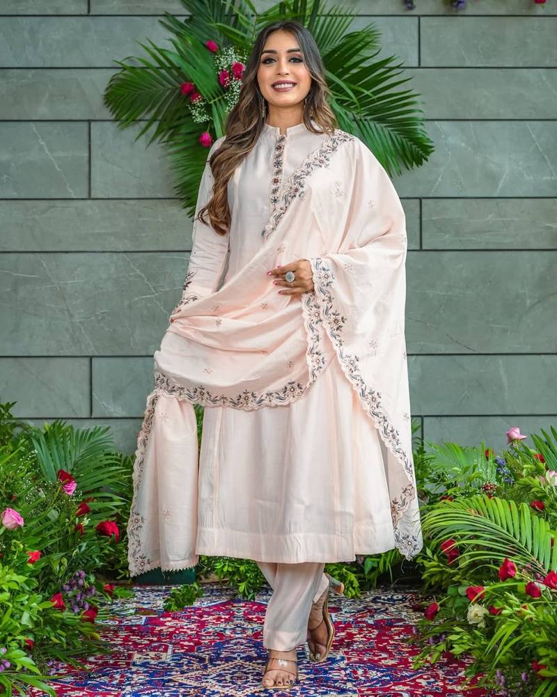 Women's cream muslin cotton embroidered mandarin neck kurta set with dupatta