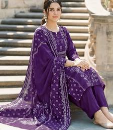 Women's purple muslin printed v-neck luxury kurta set with printed muslin silk dupatta