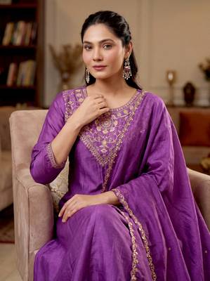 purple vichitra silk blend embroidered kurta set with dupatta 4