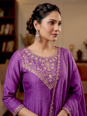 purple vichitra silk blend embroidered kurta set with dupatta 5