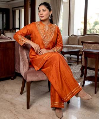 orange vichitra silk blend embroidered kurta set with dupatta 2