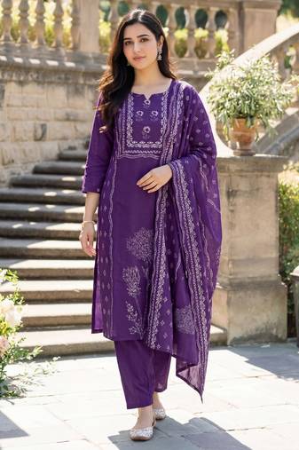 Women's purple muslin printed v-neck luxury kurta set with printed muslin silk dupatta