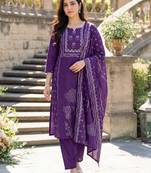 Women's purple muslin printed v-neck luxury kurta set with printed muslin silk dupatta