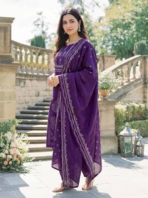 purple muslin printed kurta set with dupatta 3