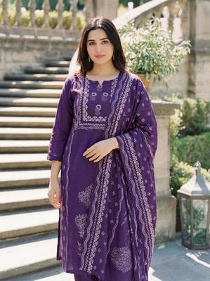 purple muslin printed kurta set with dupatta 5
