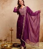 Women embroidered chanderi silk kurta set with organza dupatta
